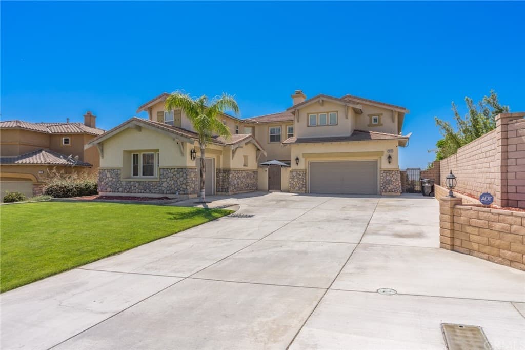 Property photo from the original email: 16997 Rocky Bend Ct, Riverside